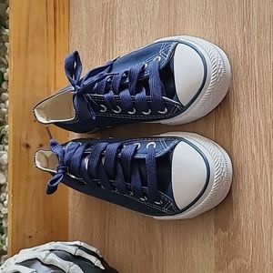 Navy blue Converse looking sneaker